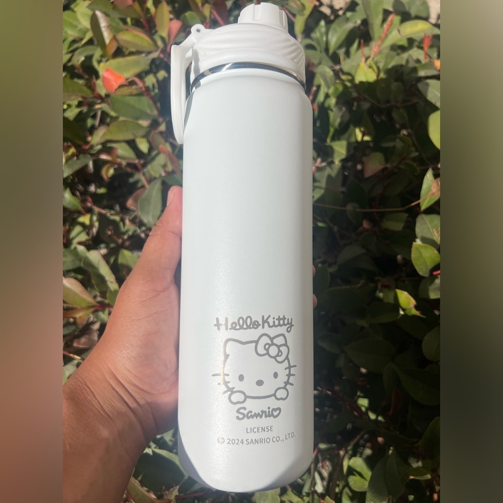 Lululemon 24oz White Color Water Cup/Tumbler with Hello Kitty Engraving - Picture 2 of 2